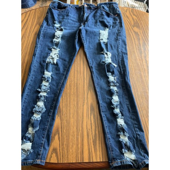 VIP Jeans woman’s distressed front jeans - Picture 1 of 5